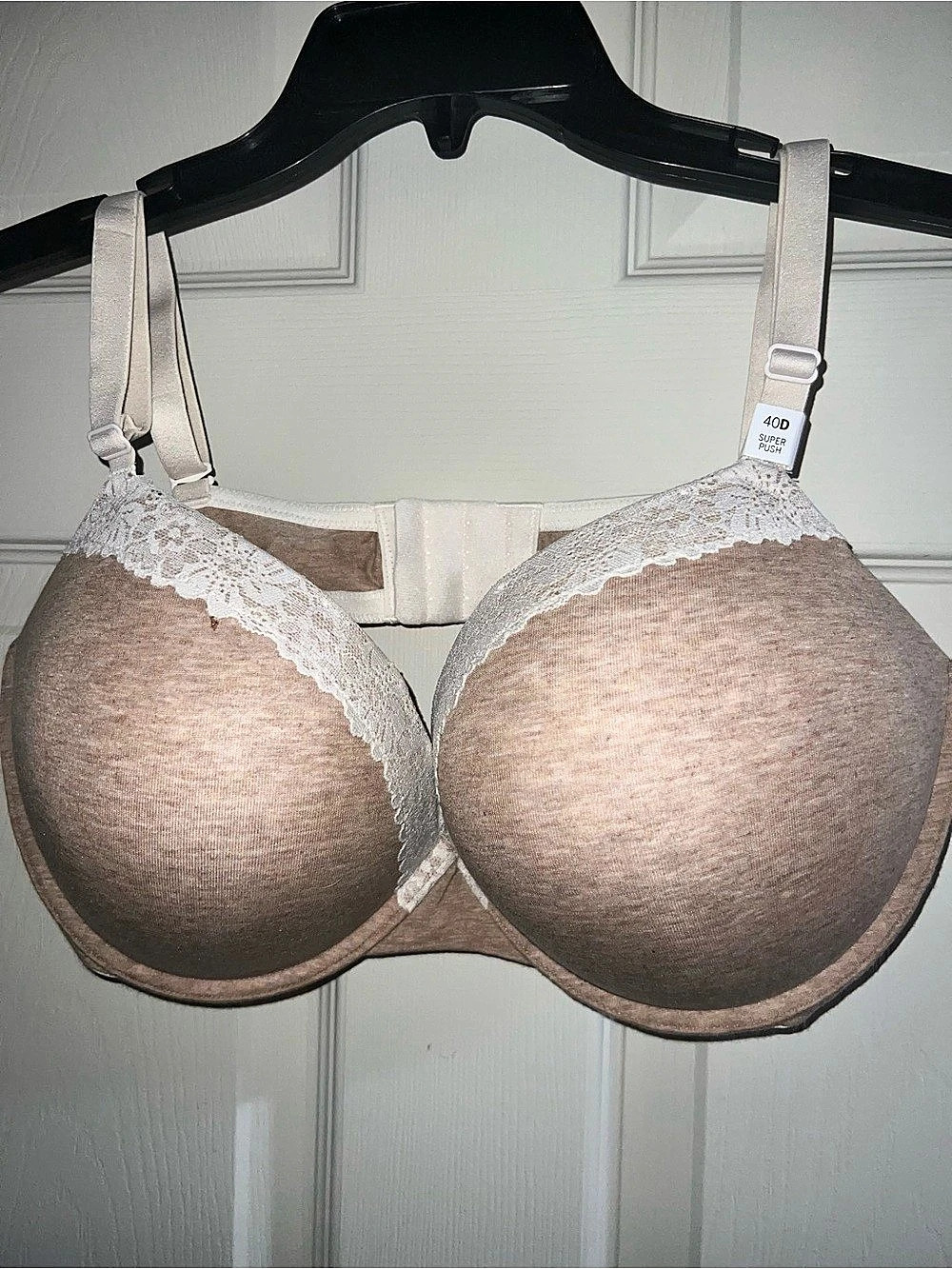 Victoria's Secret Lace Underwire Bra in Brown Size 40D NWT